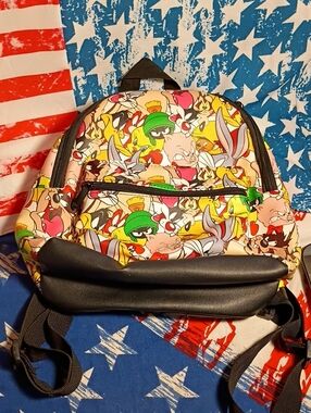 Looney Tunes Printed Kid's Backpack - Multicolor